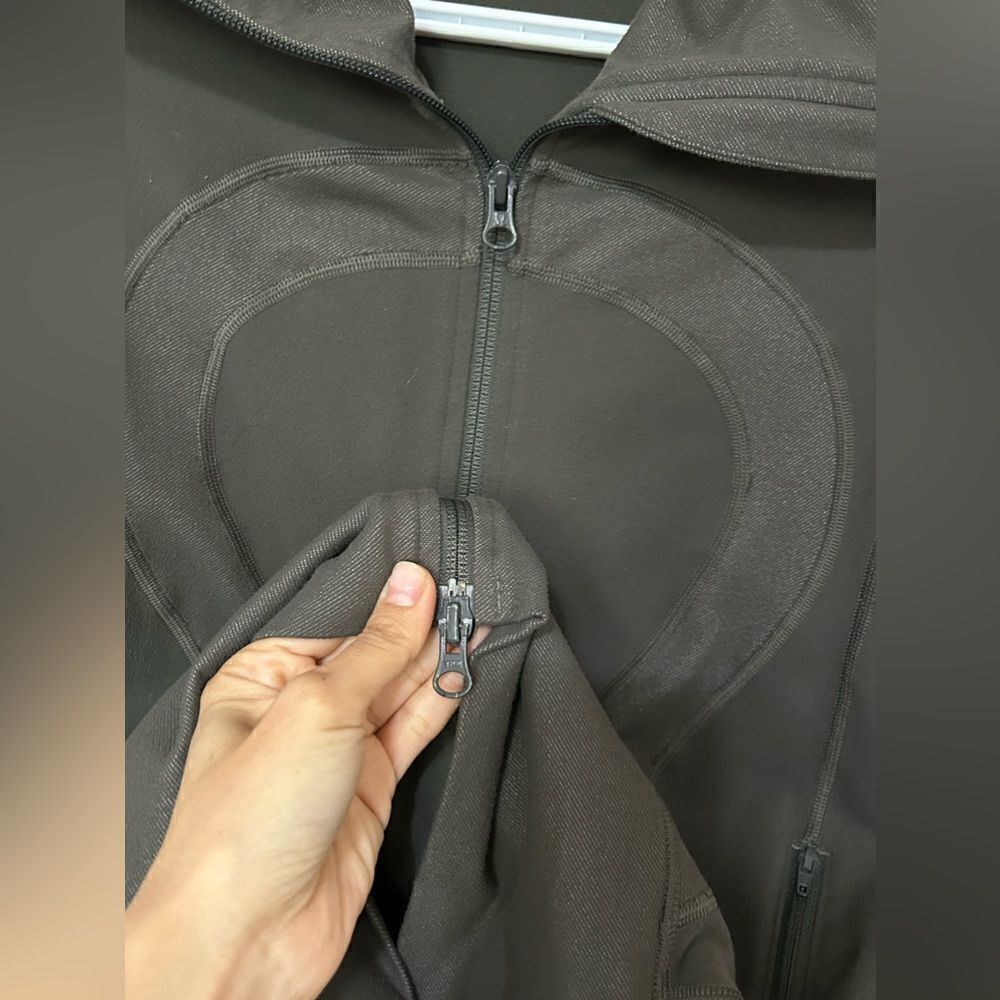 Lululemon Green Zipped Jacket - Picture 9 of 9